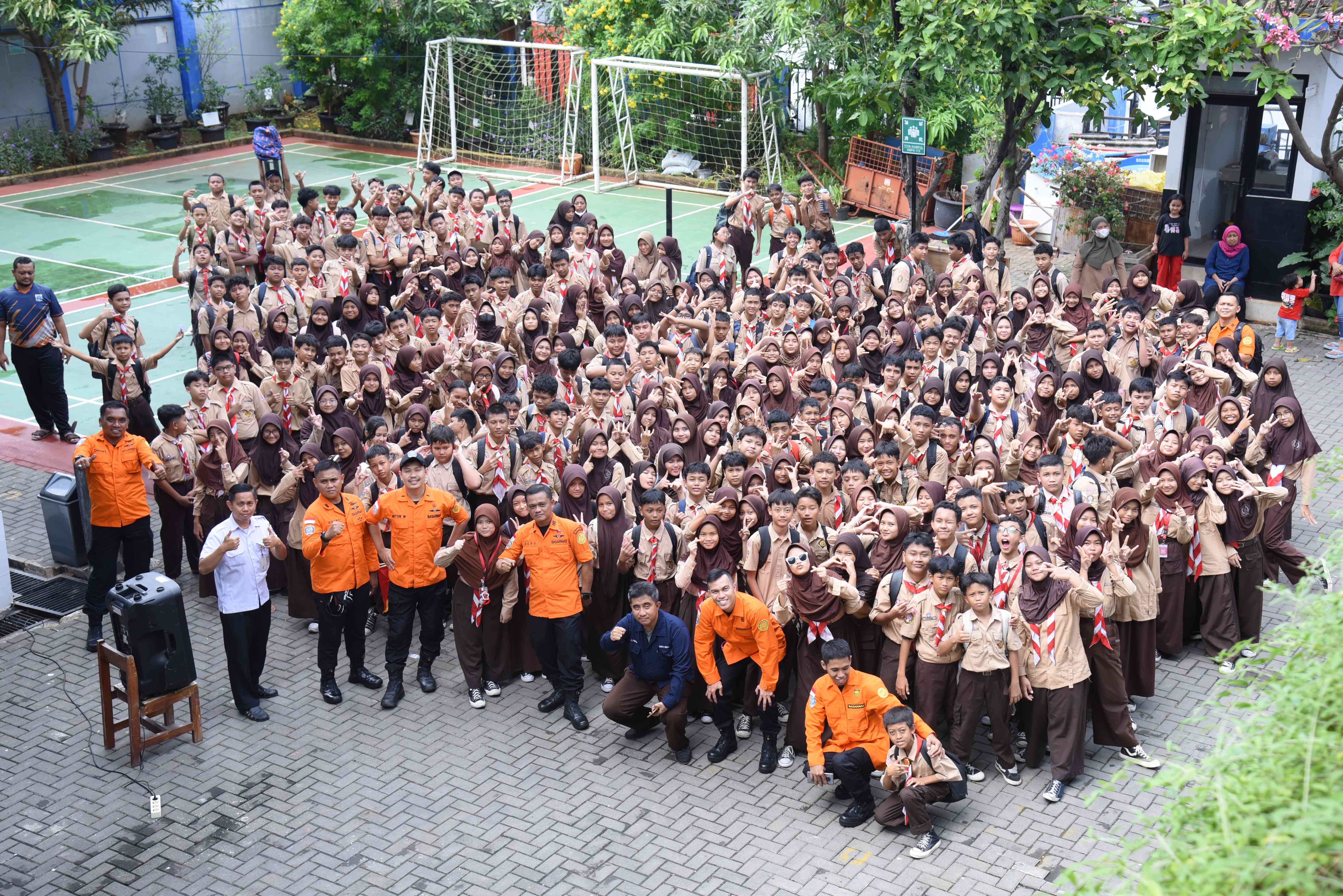 Edukasi SAR di SMP 173 Koja